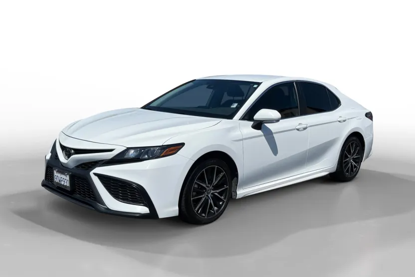 2023 Toyota Camry SE photo 1