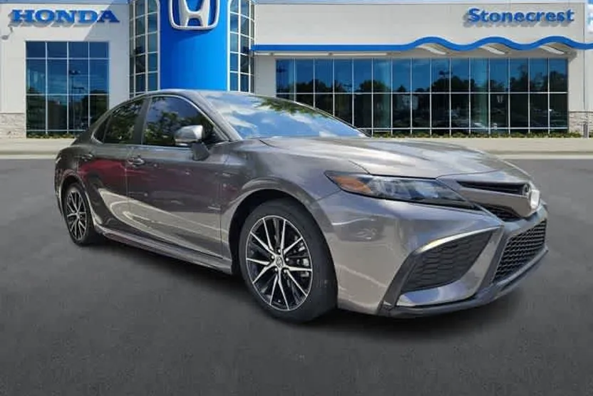 2023 Toyota Camry SE photo 1