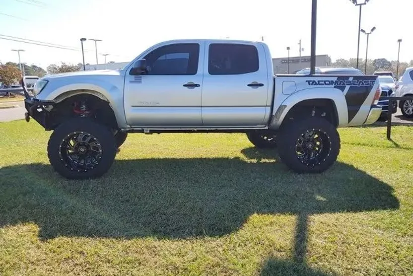 2011 Toyota Tacoma PreRunner photo 1