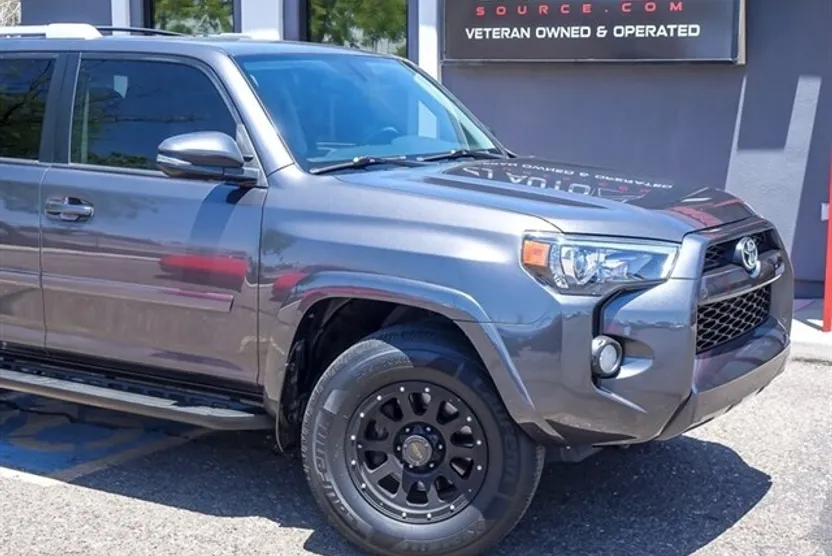 2018 Toyota 4Runner SR5 Premium photo 1