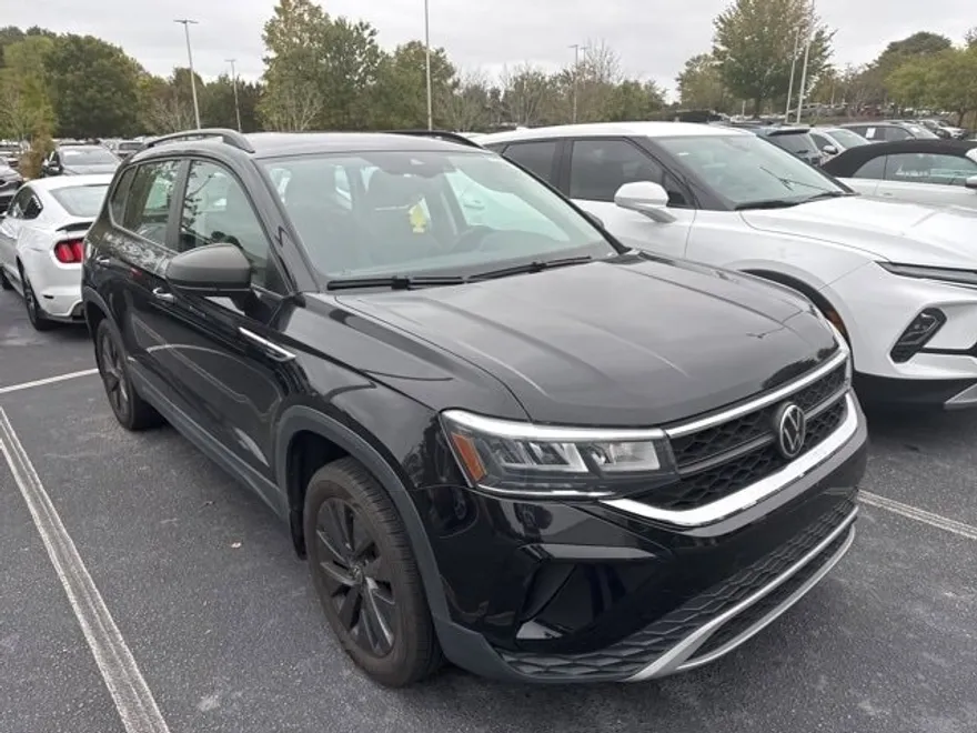 2022 Volkswagen Taos S photo 1