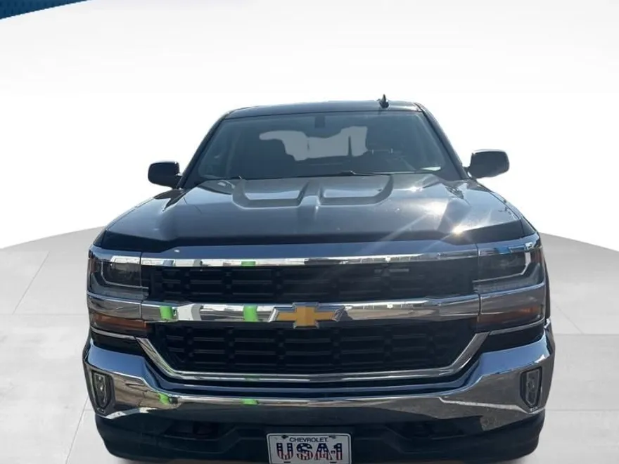 2018 Chevrolet Silverado 1500 LT photo 1