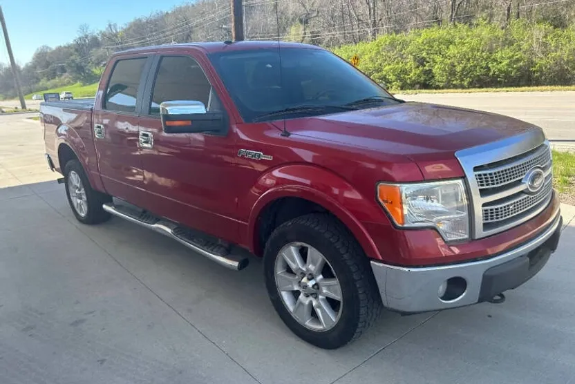 2010 Ford F-150 Lariat photo 1