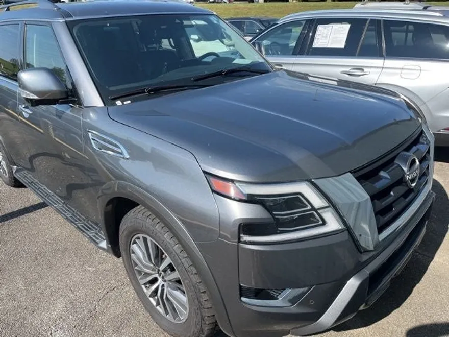2023 Nissan Armada SL photo 1