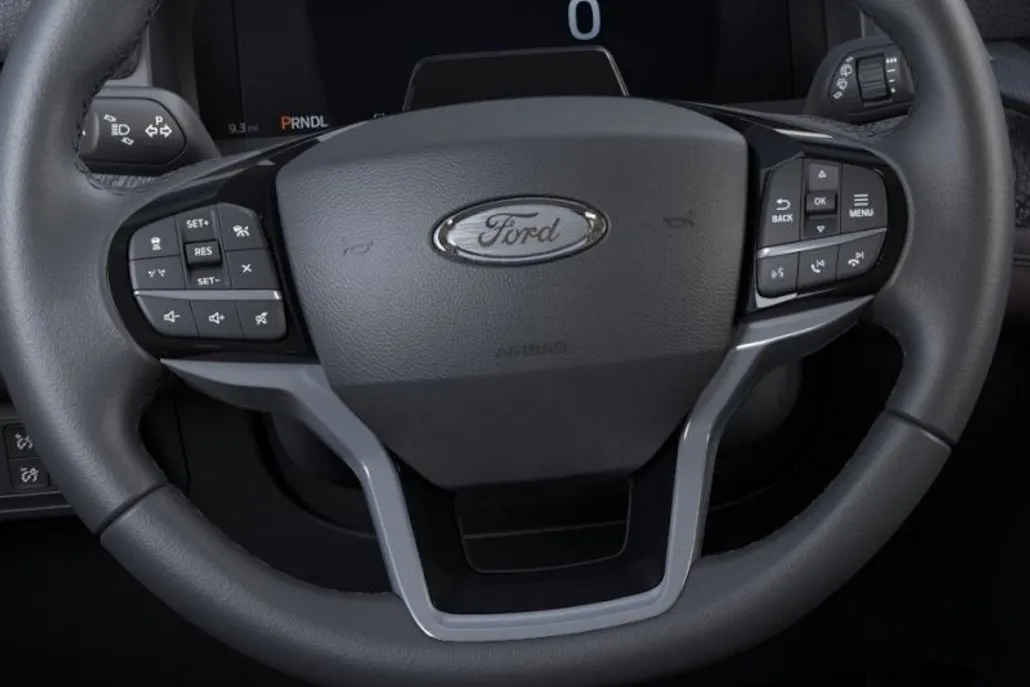 2025 Ford Explorer Platinum photo 1