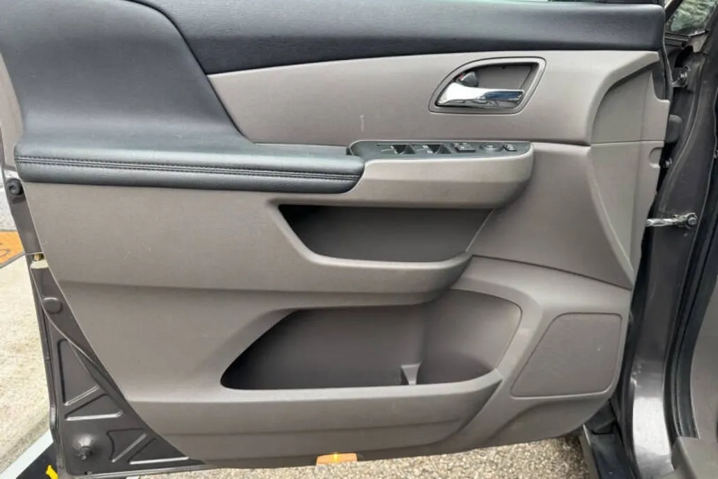 2015 Honda Odyssey EX-L photo 1