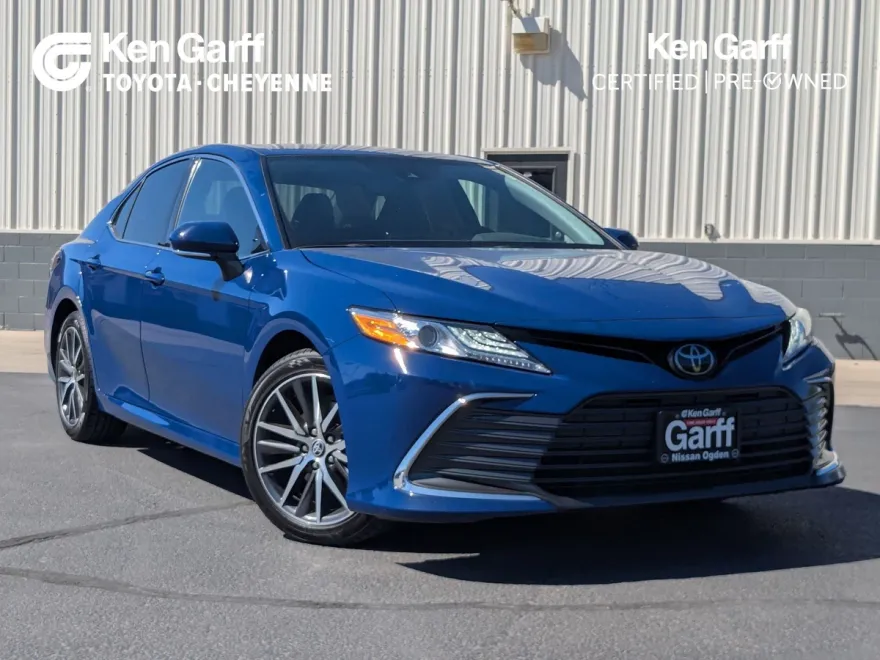 2023 Toyota Camry XLE photo 1