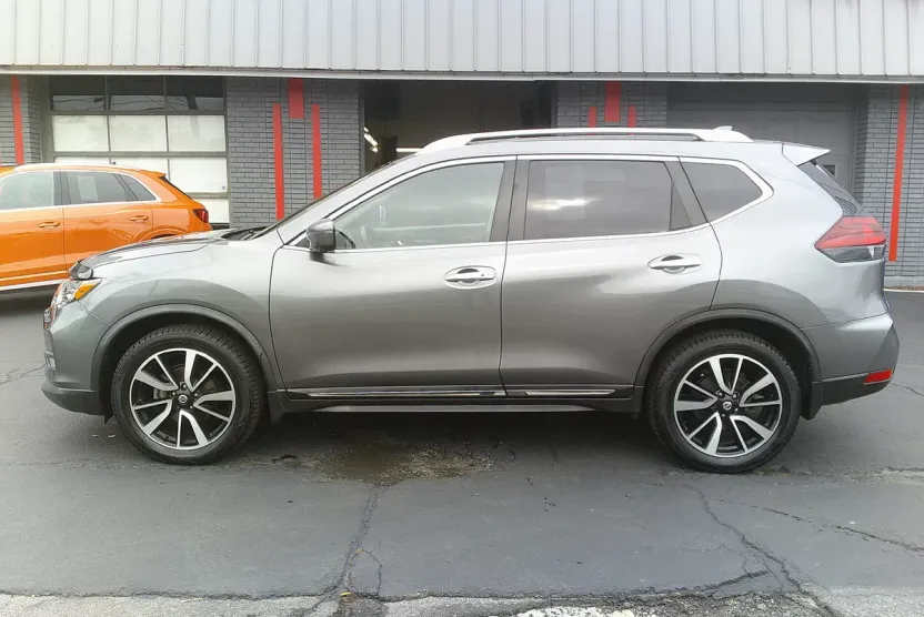 2018 Nissan Rogue SL photo 1