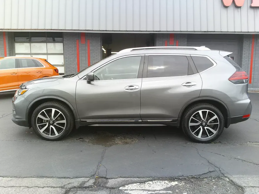 2018 Nissan Rogue SL photo 1