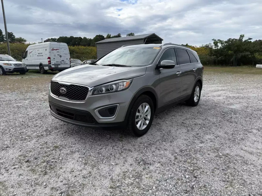 2018 Kia Sorento LX photo 1