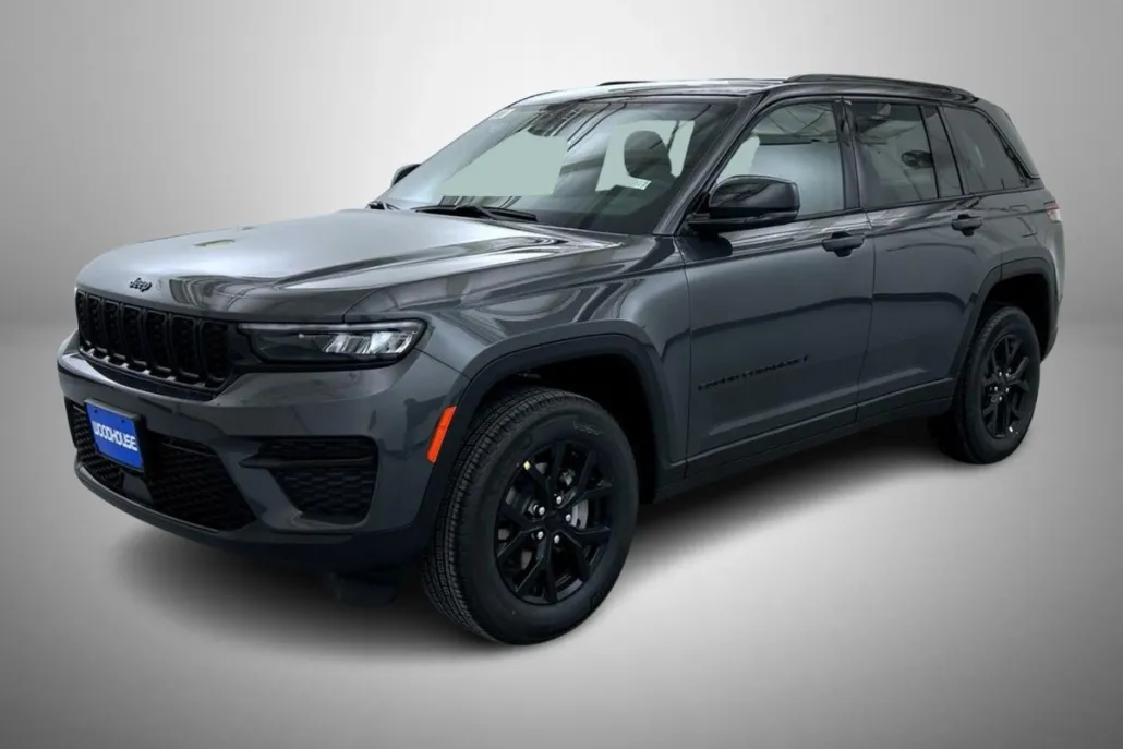 2025 Jeep Grand Cherokee Laredo Altitude photo 1
