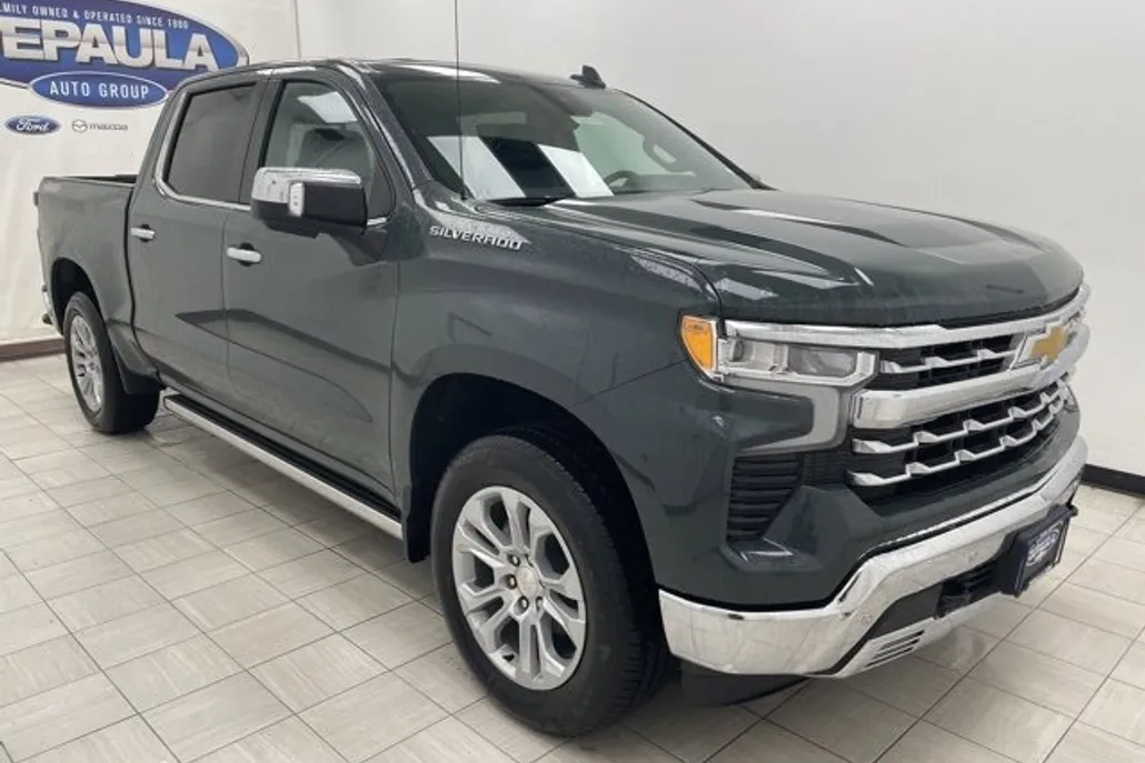 2025 Chevrolet Silverado LTZ photo 1