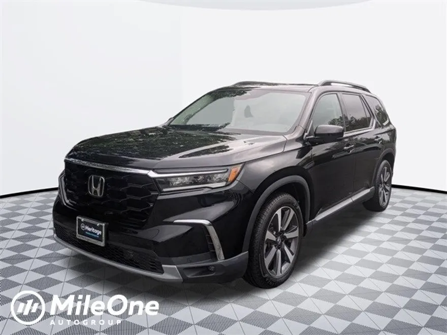 2023 Honda Pilot Touring photo 1
