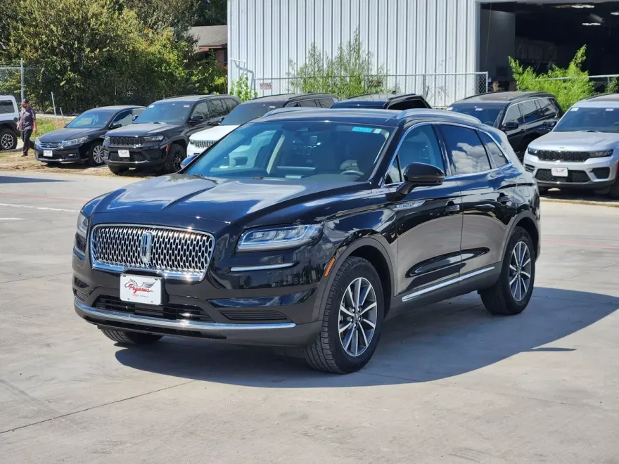 2021 Lincoln Nautilus Standard photo 1