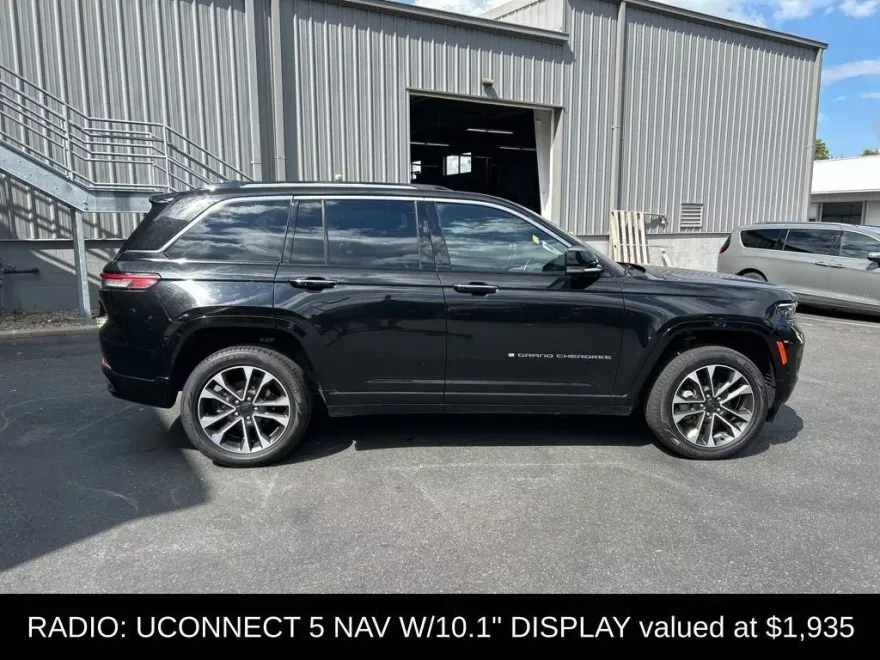 2022 Jeep Grand Cherokee Overland photo 1