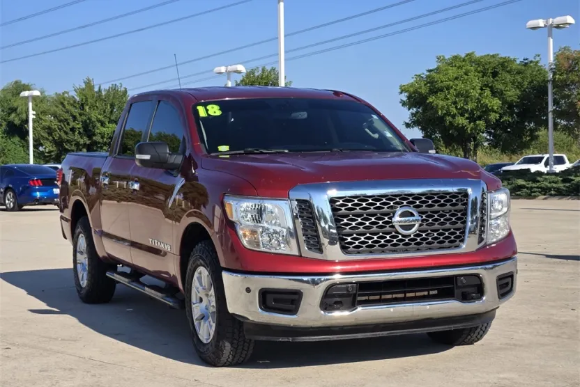 2018 Nissan Titan SV photo 1