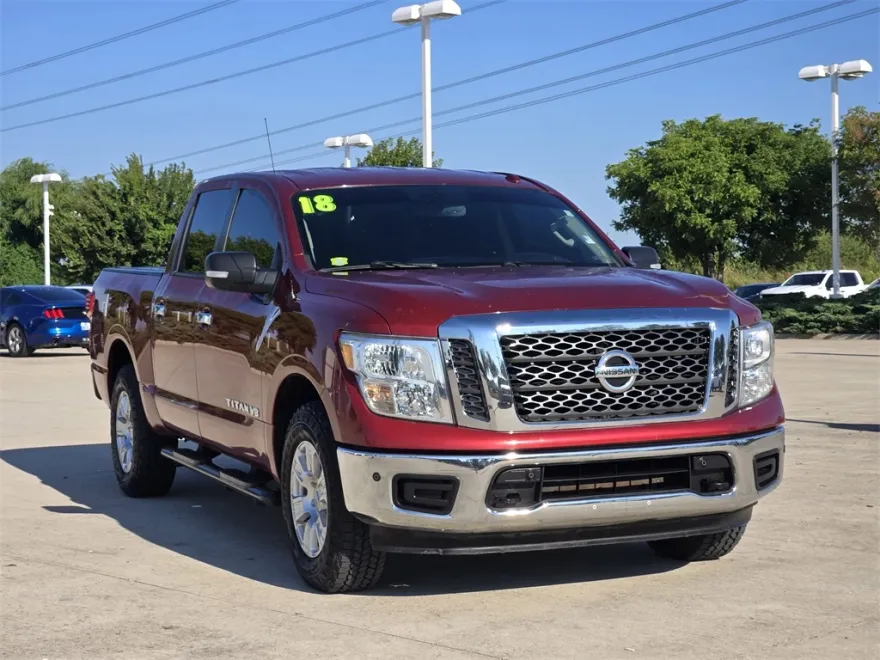 2018 Nissan Titan SV photo 1