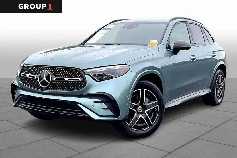 2025 Mercedes Benz GLC 300 4MATIC photo 1