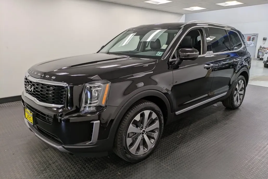 2022 Kia Telluride S photo 1