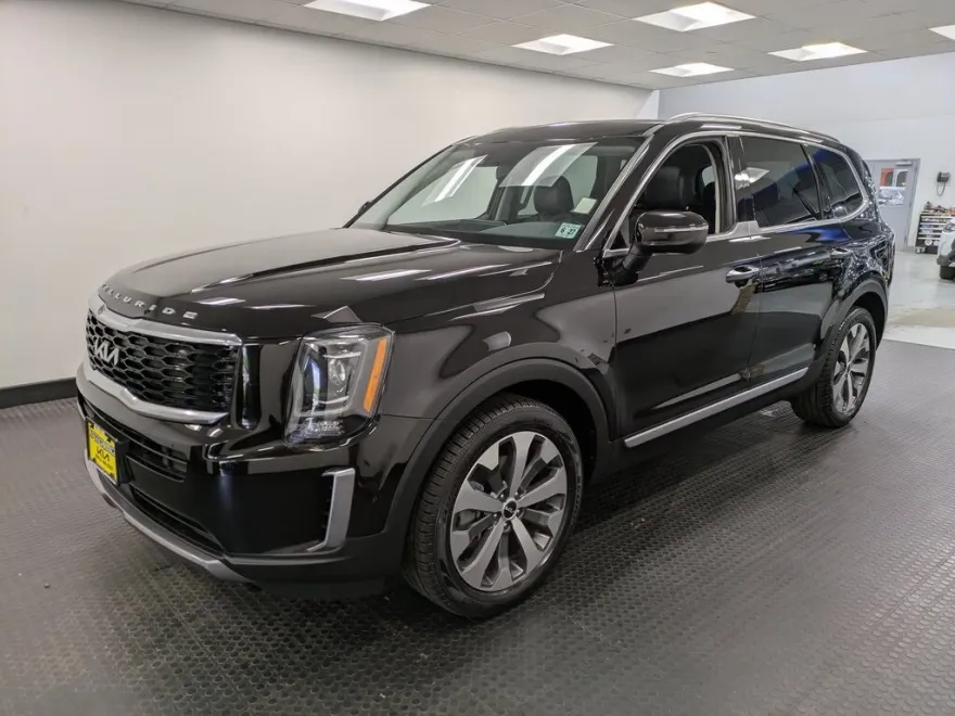 2022 Kia Telluride S photo 1