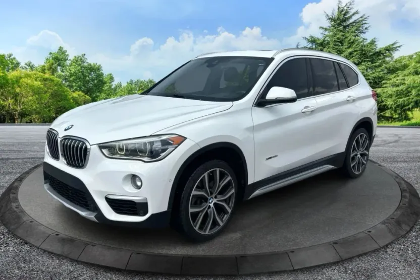 2017 Bmw X1 XDrive28i photo 1