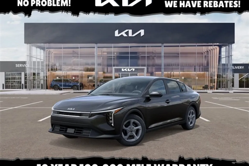 2025 Kia K4 LXS photo 1