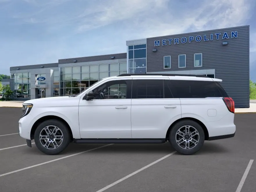 2025 Ford Expedition photo 1