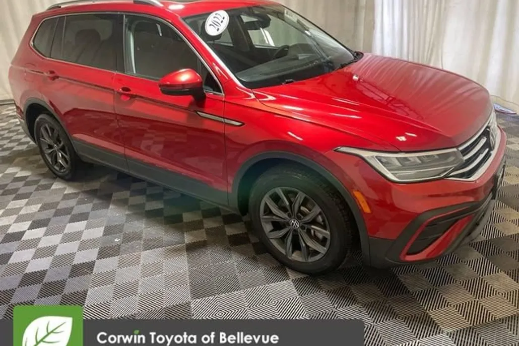 2022 Volkswagen Tiguan SE photo 1