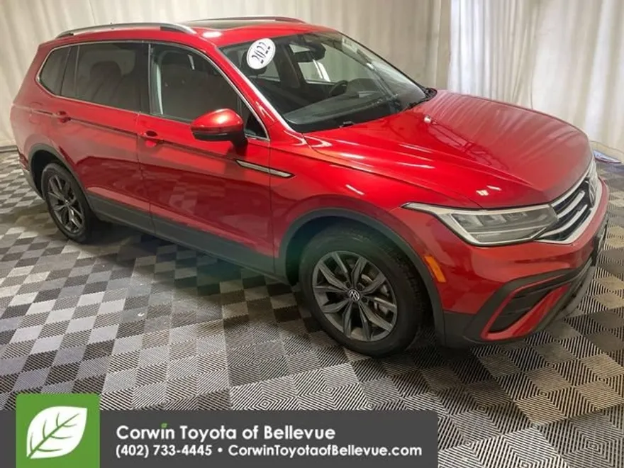 2022 Volkswagen Tiguan SE photo 1