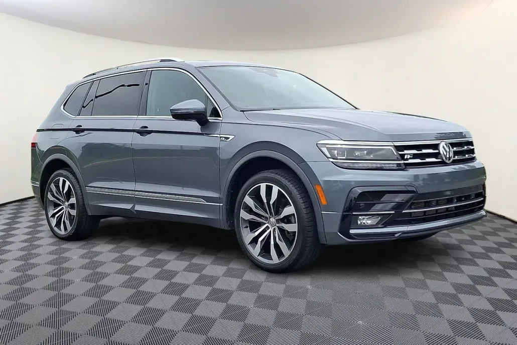 2020 Volkswagen Tiguan SEL Premium R-Line photo 1