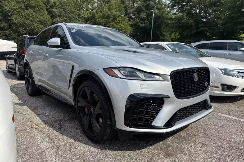 2023 Jaguar F-PACE SVR photo 1