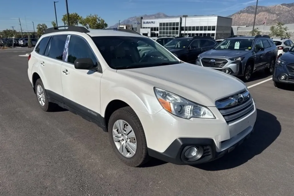 2013 Subaru Outback 2.5i photo 1