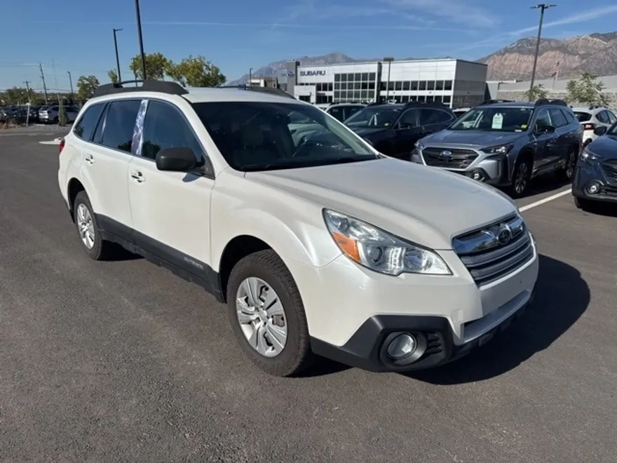 2013 Subaru Outback 2.5i photo 1