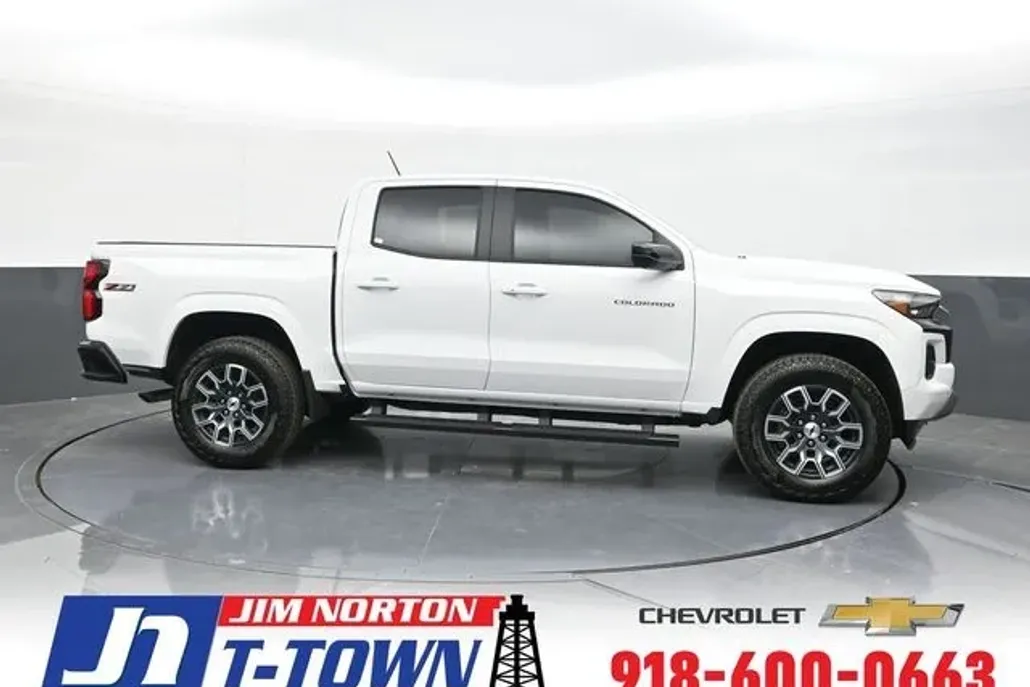 2025 Chevrolet Colorado Z71 photo 1
