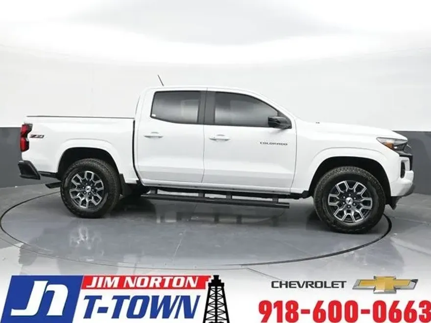 2025 Chevrolet Colorado Z71 photo 1