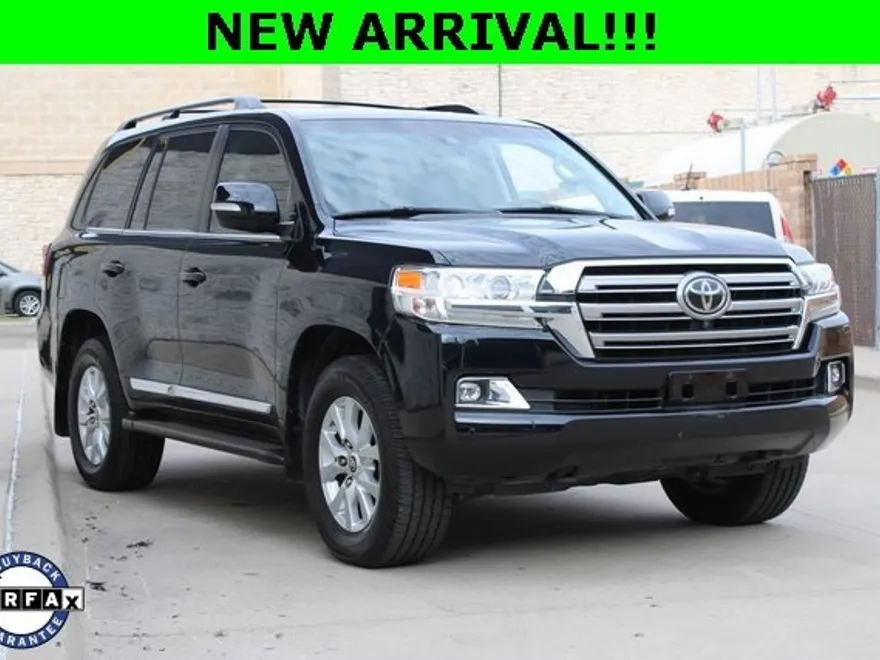 2016 Toyota Land Cruiser photo 1