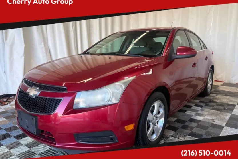 2011 Chevrolet Cruze LT photo 1