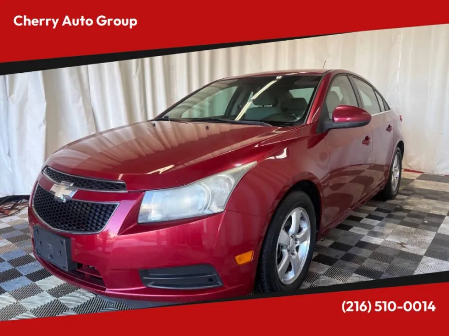 2011 Chevrolet Cruze LT photo 1