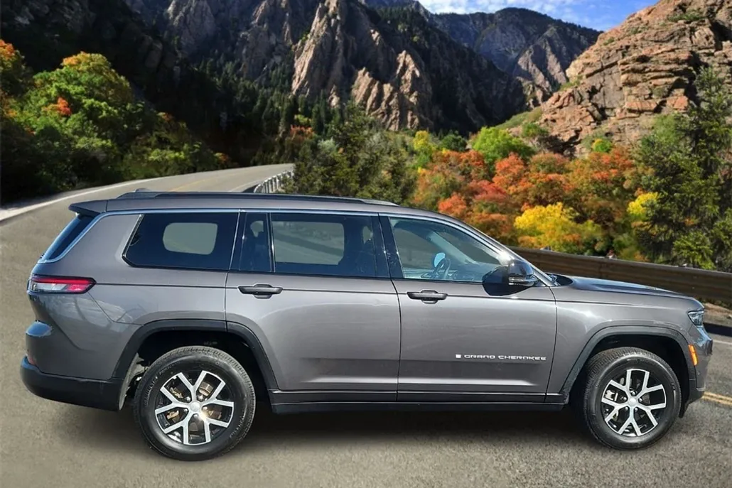 2024 Jeep Grand Cherokee Limited photo 1