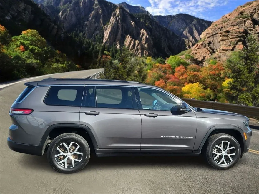 2024 Jeep Grand Cherokee Limited photo 1