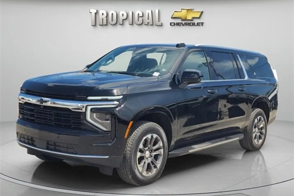 2025 Chevrolet Suburban LS photo 1