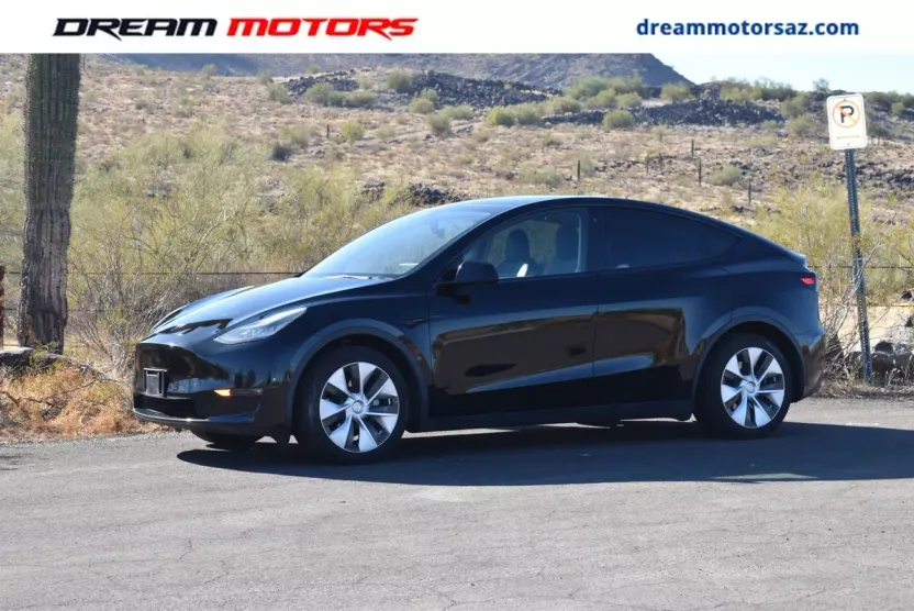 2023 Tesla Model Y Long Range photo 1