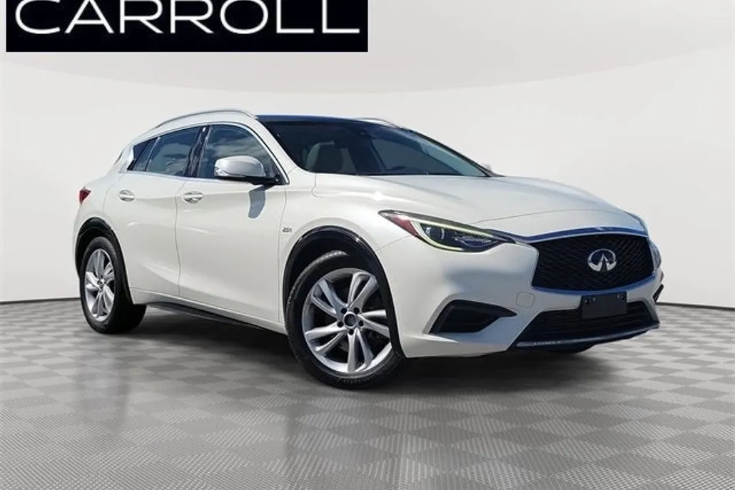 2019 Infiniti QX30 Luxe photo 1