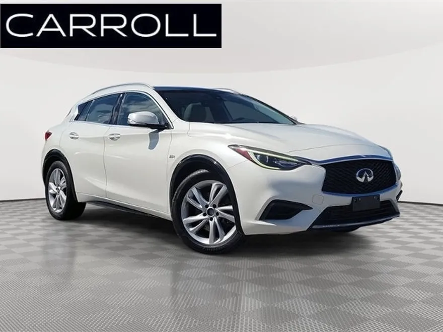 2019 Infiniti QX30 Luxe photo 1
