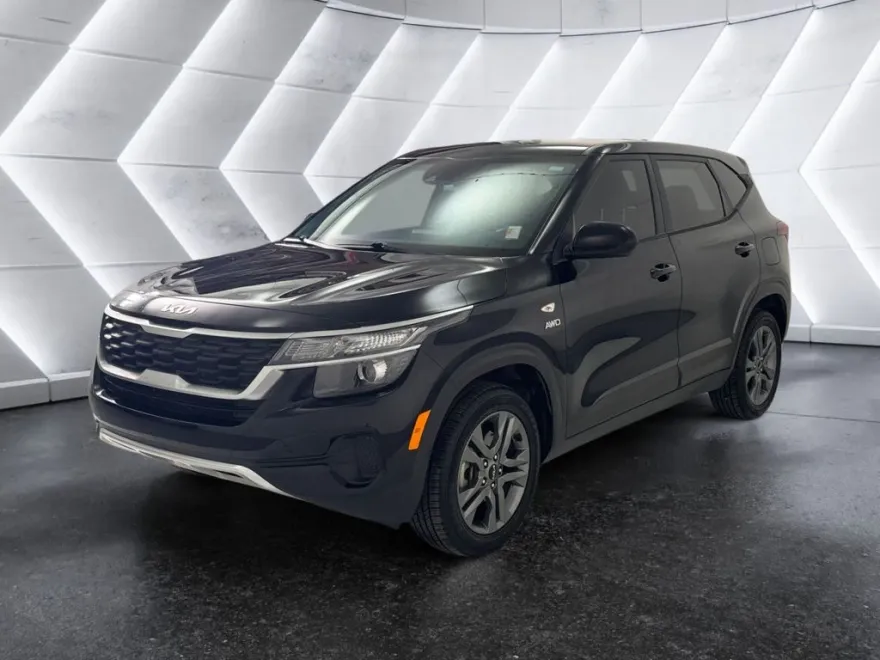 2022 Kia Seltos LX photo 1