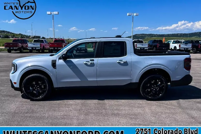 2025 Ford Maverick Lariat photo 1