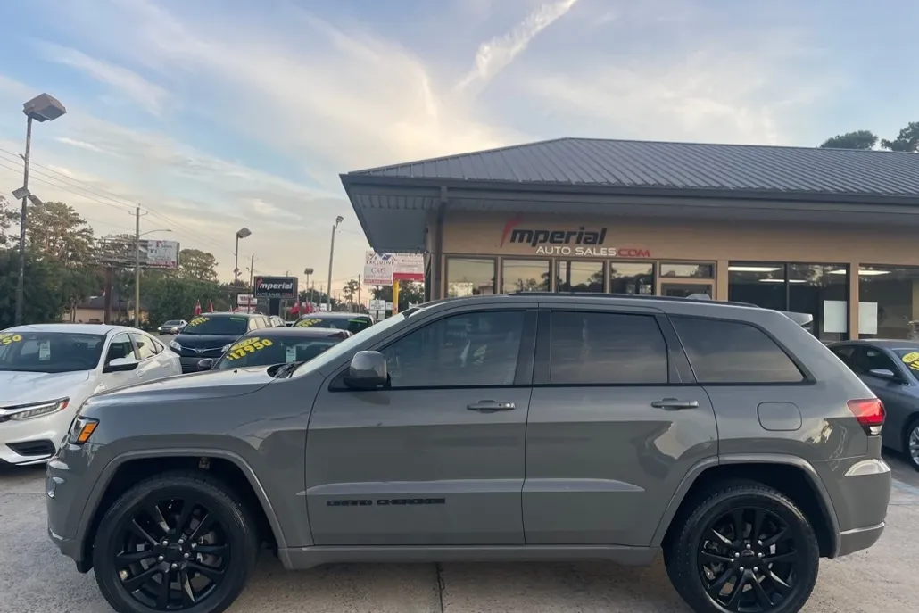 2020 Jeep Grand Cherokee Altitude photo 1