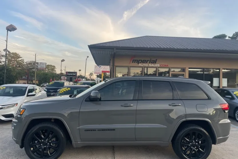 2020 Jeep Grand Cherokee Altitude photo 1