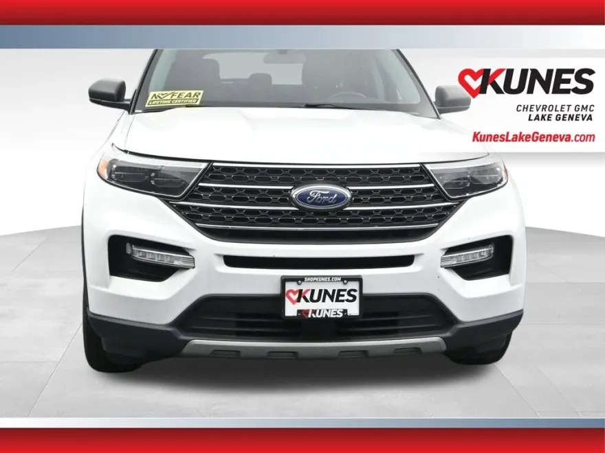 2023 Ford Explorer XLT photo 1