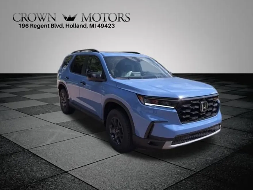2025 Honda Pilot TrailSport photo 1